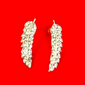 Silver plated , leaf, stud earrings w/mini rhinestones.